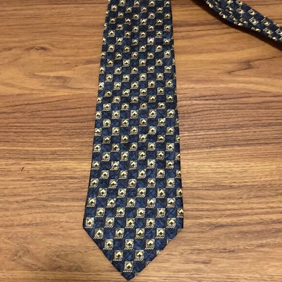 Ermenegildo Zegna Silk Necktie in Navy Blue/Black Gold Exclusive Pattern. - Picture 1 of 8